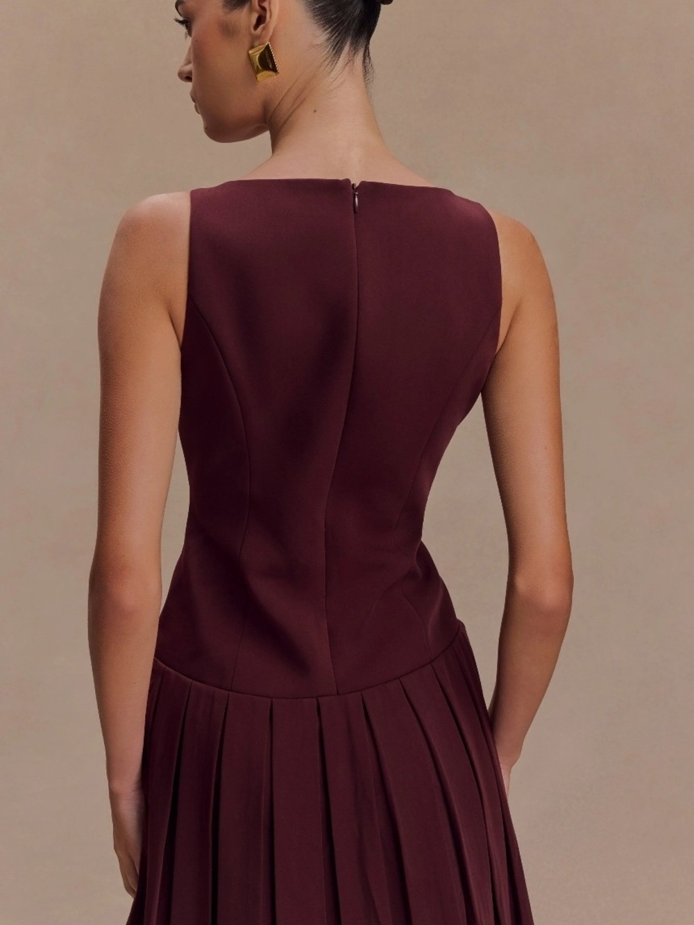 Meshki Sleeveless Pleated Mini Dress in Wine L - Picture 6 of 8